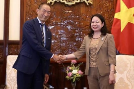 越南国家副主席会见世卫组织西太平洋区域主任