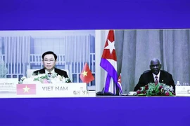 越南国会主席王廷惠与古巴国会主席举行视频会谈