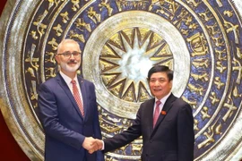 越南与匈牙利国会办公厅深化务实合作 促进经验互换