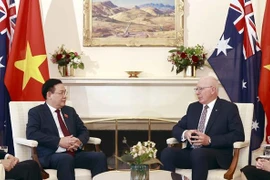 越南国会主席王廷惠会见澳大利亚总督戴维·赫尔利
