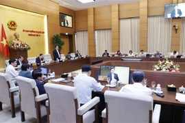 越南第十五届国会常委会第十一次会议：及时出台支持经济社会复苏发展的各项政策