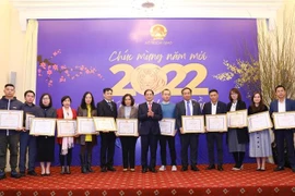 裴青山外长在春节即将到来之际会见媒体记者 共话对外新闻宣传工作
