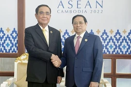 东盟峰会：越南政府总理范明政会见泰国总理和马来西亚国会下议院议长