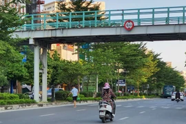 河内加大宣传力度 呼吁居民遵守《越南道路交通法》