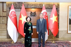 越共中央组织部部长张氏梅对新加坡进行工作访问