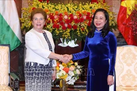 越南国家副主席武氏映春会见匈牙利国会常务副主席玛特劳伊·玛尔道