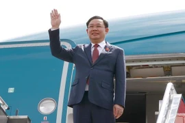 越南国会主席王廷惠开始对菲律宾进行正式访问 