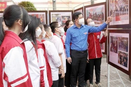  “黄沙和长沙归属越南——历史证据和法律依据”地图资料展在北江省举行