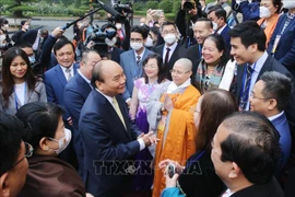 越南国家主席阮春福出席“2022年家乡之春”文艺交流晚会