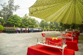 荣军烈士节：西宁和同塔两省为在柬战争时期牺牲的烈士举行追悼会暨遗骸安葬仪式