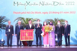 胡志明市领导向海外越南人代表拜年