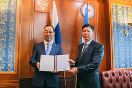 越南驻符拉迪沃斯托克总领事阮登贤对萨哈共和国进行工作访问