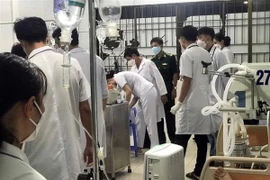 越南及时营救中国籍船上9名疑似食物中毒船员