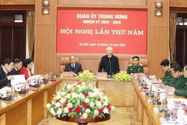 越共中央总书记阮富仲主持中央军委会议