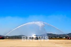 越游航空公司开通首条国际航线