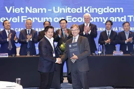 国会主席王廷惠出席越英经贸高级别座谈会 会见伦敦金融城代理市长