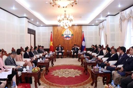 越老建交60周年：加强越老两国审计机关的合作