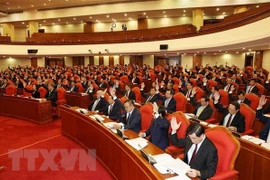 越共十三届六中全会第二个工作日：讨论两个重要提案