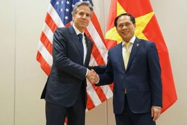 越南外交部长裴青山与美国国务卿和日本外务大臣举行会晤