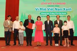 致力于一个绿色的越南：提高青年一代的环保意识与责任