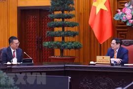 政府总理范明政会见在越投资的泰国两家公司领导