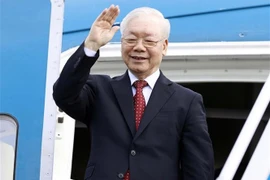 阮富仲总书记启程对中华人民共和国进行正式访问