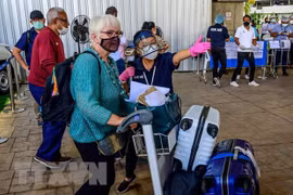 泰国要求全国各地加强疫情防控措施 柬埔寨首次发现奥密克戎死亡病例