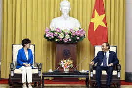 越南国家主席阮春福会见旅居越南韩国人协会会长张恩淑