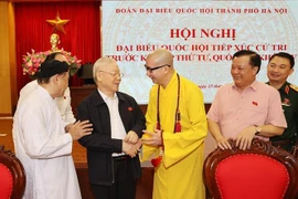 第十五届国会第四次会议召开之前 阮富仲总书记在河内展开与选民接触活动