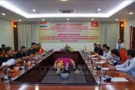 印度驻越南大使造访通信军官学校