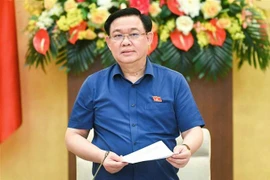越南国会主席王廷惠前往老挝进行正式访问