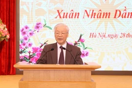 春节将至 阮富仲总书记向中央办公厅干部职工致以美好的新春祝福