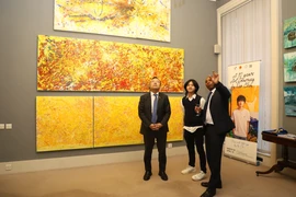 越南绘画作品首次亮相英国伦敦