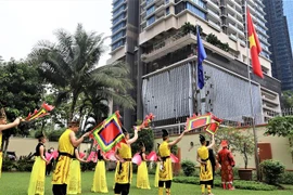 境外越南人举行2022年雄王国祖敬香仪式 深切缅怀各位雄王的建国之功