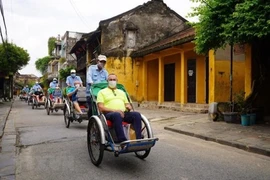 恢复国际旅游业是当前迫切需求