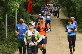 “探索PaVi古石路”马拉松比赛首次在莱州省举行