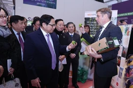 政府总理范明政参观荷兰世界园艺中心
