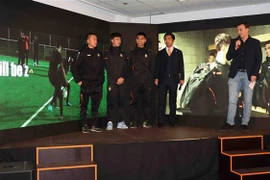 比利时-越南联盟和Deinze NV足球俱乐部联合举行 “越南之夜”活动