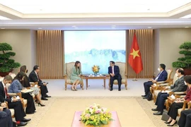 越南政府总理范明政会见巴拿马外交部长莫伊内斯
