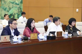 国会常务委员会就两部法律草案的吸收采纳问题提出意见