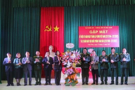 越南通讯社与越南人民军304师举行传统见面会