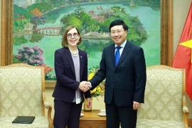 政府常务副总理范平明会见美国俄勒冈州州长凯特·布朗