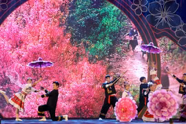 2022年木江界桃花节吸引大批游客前来旅游观光