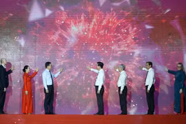 越南国家主席出席2023年全国人道主义月启动仪式