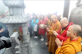 2019年联合国卫塞节：国际代表团出席在番西邦山峰举行的祈求国泰民安大典