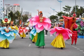 热闹非凡的2019年街头岑山狂欢节（组图）