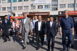 捷克总理高度评价捷越关系和旅捷越南人社群的地位