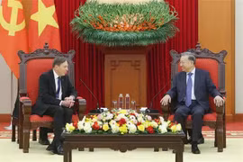 越共中央总书记苏林会见美国KKR投资基金领导人。图自越通社