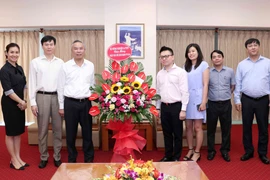 越南革命新闻日94周年：各机构和单位向越南通讯社领导表示祝贺（组图）