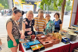 年前7月河内市接待国际游客量达343万人次。图自hanoimoi.vn